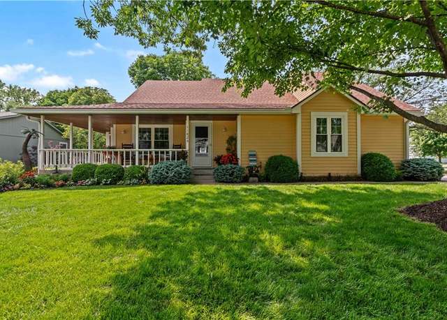 Property at 11826 Virginia Ave, Kansas City, MO 64131, 3 beds, 2.5 baths