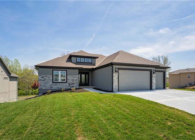 Property at 10527 N Liberty St, Kansas City, MO 64155, 4 beds, 3 baths
