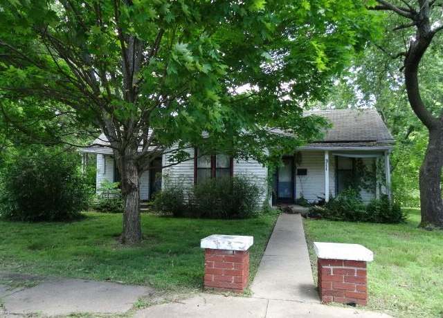 Property at 309-311 N Lyon St, Butler, MO 64730, 2 beds, 1 bath
