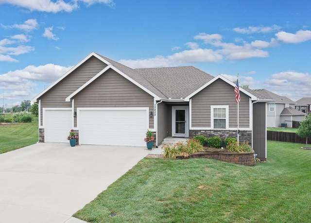 Property at 12820 Spring Ave, Kansas City, KS 66109, 5 beds, 3 baths