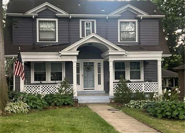 Property at 821 W 71st Ter, Kansas City, MO 64114, 3 beds, 1.5 baths