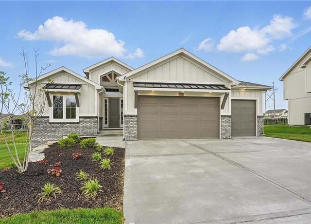 Property at 1320 NW 106th Ter, Kansas City, MO 64155, 4 beds, 4 baths