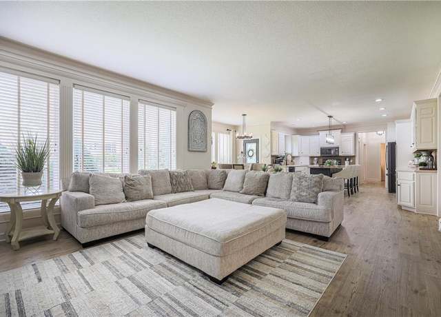 Property at 11289 S Belmont St, Olathe, KS 66061, 5 beds, 4.5 baths