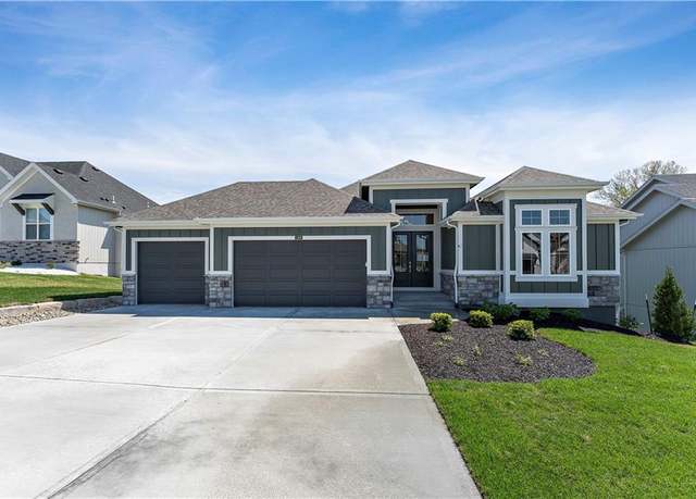 Property at 1305 NW 106th Ter, Kansas City, MO 64155, 4 beds, 3 baths