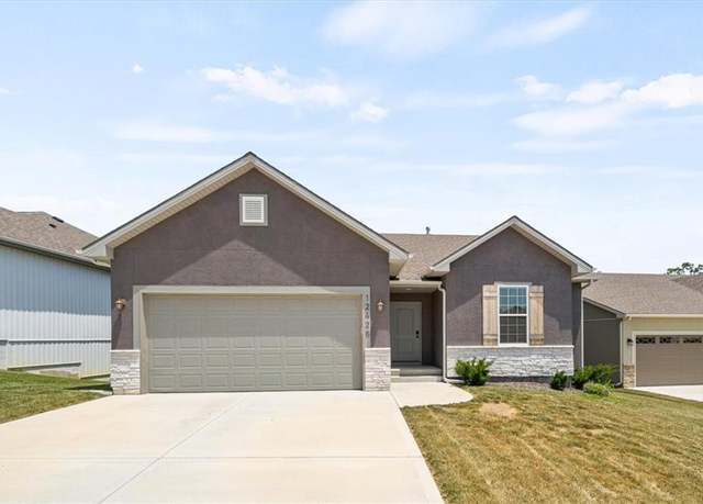 Property at 12426 Meadow Ln, Kansas City, KS 66109, 3 beds, 2 baths