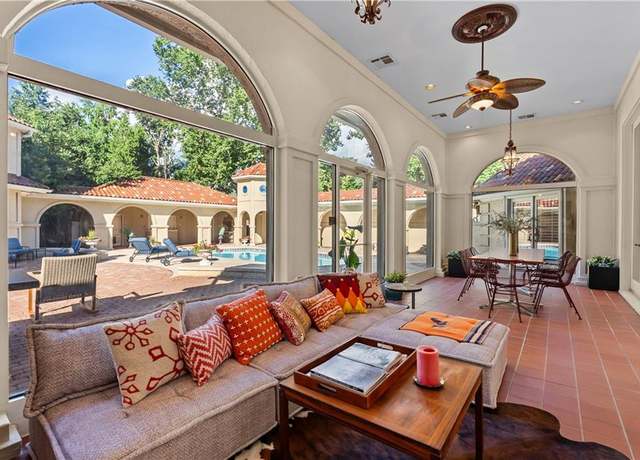 Property at 5212 W 98th Ter, Overland Park, KS 66207, 4 beds, 6.5 baths