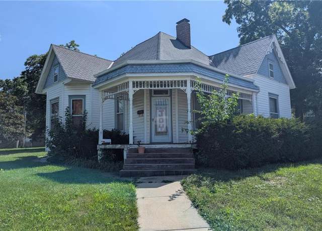 Property at 117 W Main St, Gardner, KS 66030, 3 beds, 1 bath