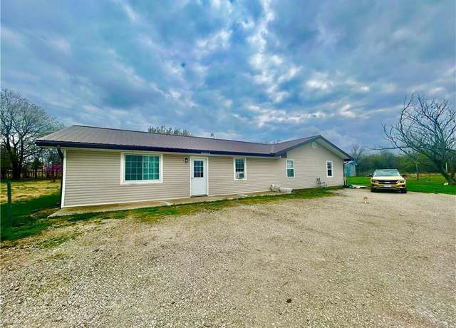 Property at 125 S Cherry St, Bronaugh, MO 64728, 4 beds, 2 baths