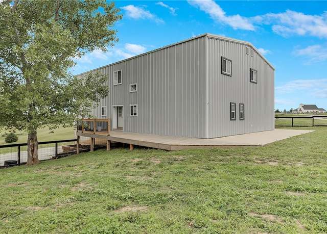 Property at 9414 Greenton Rd, Odessa, MO 64076, 6 beds, 2 baths