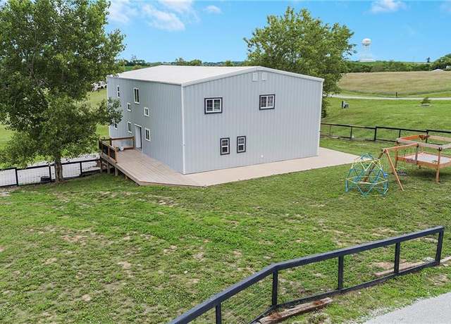 Property at 9414 Greenton Rd, Odessa, MO 64076, 6 beds, 2 baths