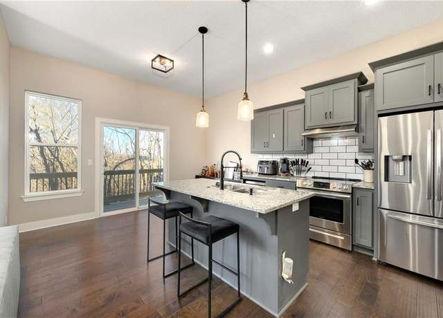 Property at 22404 W 76th St, Shawnee, KS 66227, 3 beds, 2.5 baths