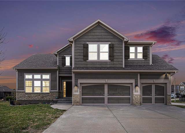 Property at 9724 N Elm Ave, Kansas City, MO 64157, 5 beds, 3.5 baths