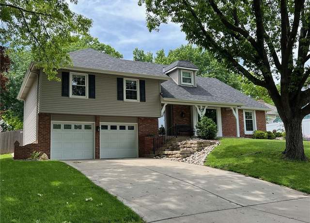 Property at 6904 Long St, Shawnee, KS 66216, 4 beds, 2.5 baths