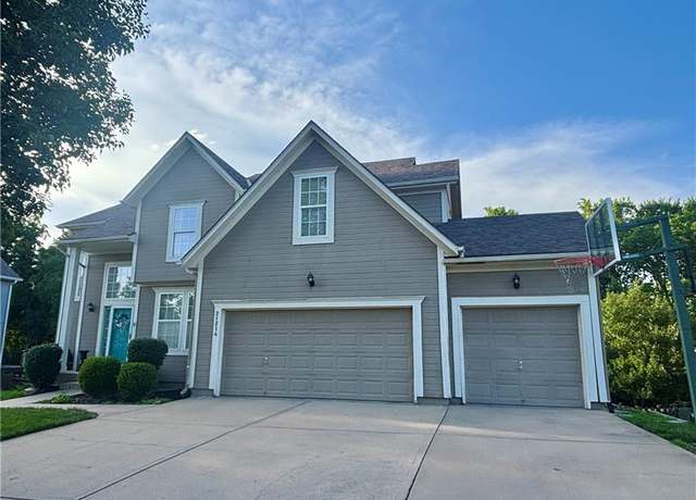 Property at 21214 W 53rd St, Shawnee, KS 66218, 4 beds, 3.5 baths
