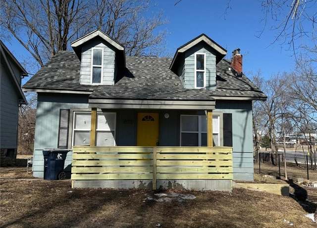 Property at 916 E 79th Ter, Kansas City, MO 64131, 3 beds, 1 bath