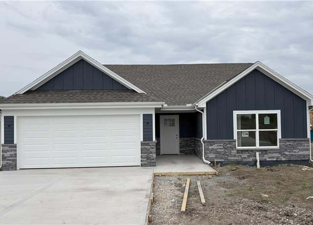 Property at 408 Ash St, Wellsville, KS 66092, 3 beds, 2 baths