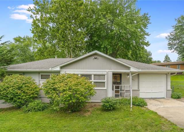 Property at 8821 N Campbell St, Kansas City, MO 64155, 3 beds, 2 baths