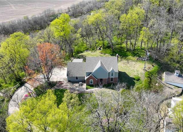 Property at 409 Summer St, Weston, MO 64098, 4 beds, 2.5 baths