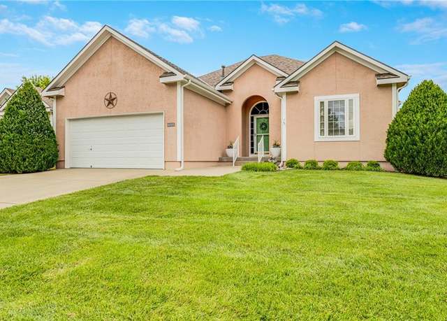Property at 7211 N Spruce Ave, Kansas City, MO 64119, 3 beds, 3 baths