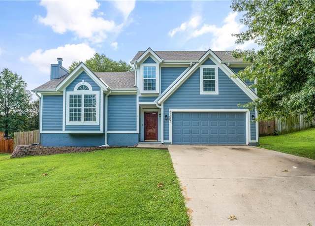 Property at 21607 W 50th St, Shawnee, KS 66226, 3 beds, 2.5 baths