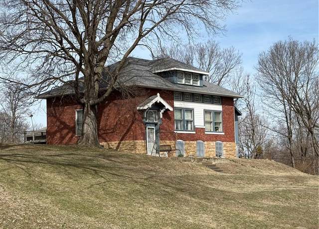 Property at 1015 S 6th St, Atchison, KS 66002, 3 beds, 2 baths