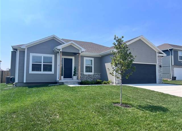 Property at 606 Summer Dawn Ct, Belton, MO 64012, 5 beds, 3 baths