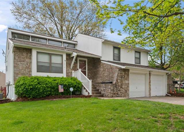 Property at 13101 S Trenton St, Olathe, KS 66062, 3 beds, 3 baths