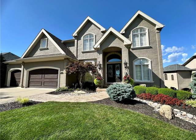 Property at 20308 W 92nd St, Lenexa, KS 66220, 4 beds, 4.5 baths