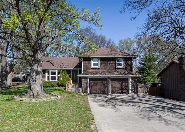 Property at 12928 Craig Dr, Grandview, MO 64030, 3 beds, 2.5 baths
