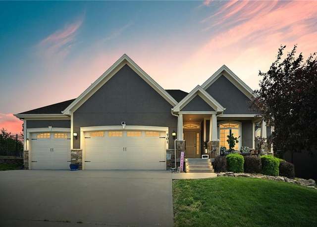 Property at 701 Crestridge Dr, Kearney, MO 64060, 4 beds, 3 baths