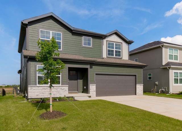 Property at 17756 Shady Bend Rd, Gardner, KS 66030, 3 beds, 2.5 baths