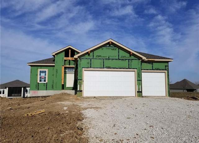 Property at 4481 145th Ter, Basehor, KS 66007, 3 beds, 3 baths