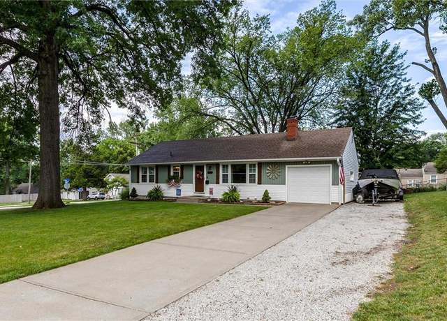 Property at 5244 Reeds Rd, Mission, KS 66202, 3 beds, 2 baths