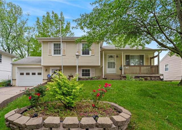 Property at 7809 NE San Rafael Dr, Kansas City, MO 64119, 4 beds, 2 baths