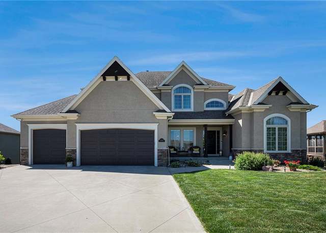 Property at 3009 NE 102 Ter, Kansas City, MO 64155, 5 beds, 4.5 baths