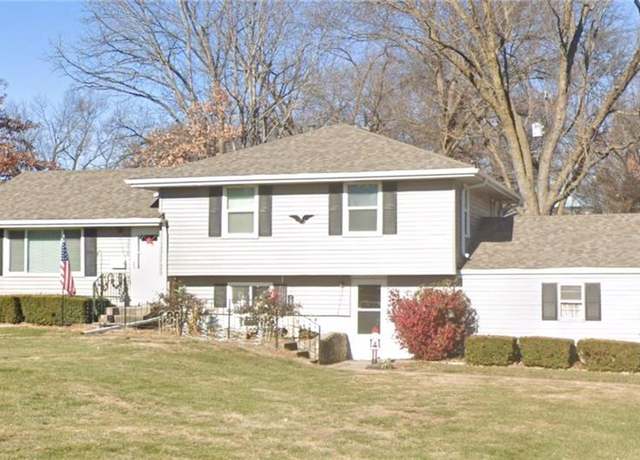 Property at 5230 N Sycamore Dr, Kansas City, MO 64119, 3 beds, 2 baths