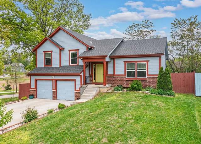 Property at 1133 Armstrong Ave, Kansas City, KS 66102, 3 beds, 2.5 baths