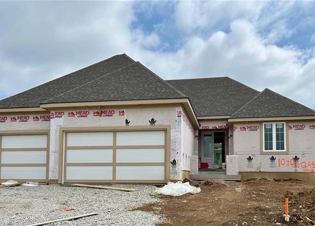 Property at 10401 W 151 Pl, Overland Park, KS 66221, 4 beds, 3 baths