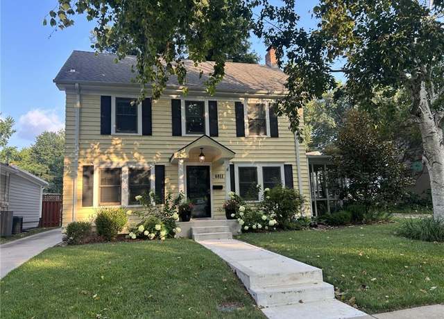 Property at 6811 Edgevale Rd, Kansas City, MO 64113, 3 beds, 1.5 baths