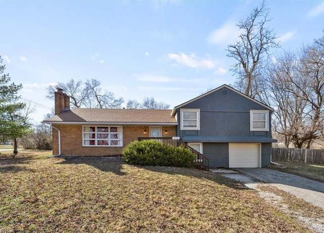 Property at 11040 Poplar Ave, Kansas City, MO 64137, 4 beds, 2 baths