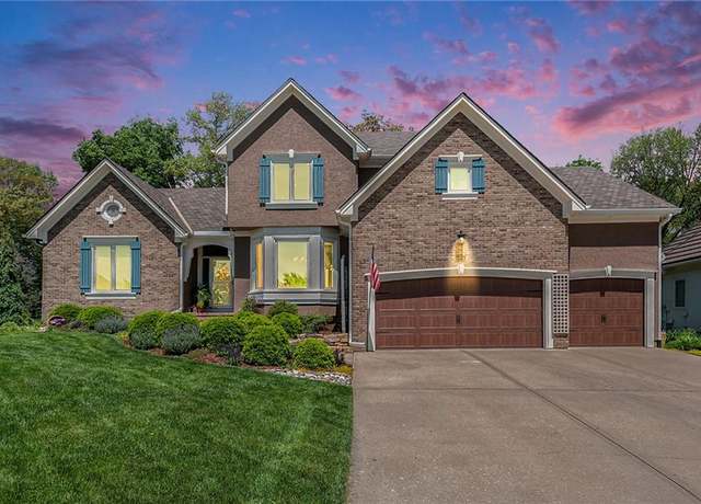 Property at 5484 NE Northgate Xing, Lee's Summit, MO 64064, 3 beds, 3.5 baths