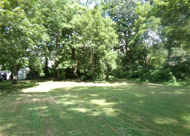 Property at 1005 Daisy St, Sweet Springs, MO 65351