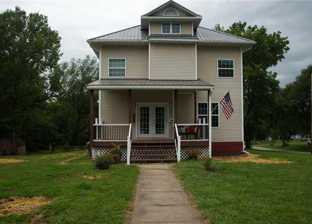 Property at 300 S Lexington St, Holden, MO 64040, 3 beds, 2.5 baths
