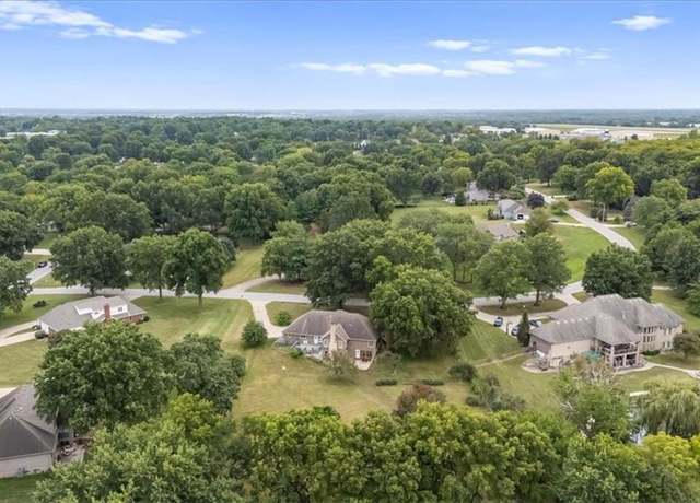 Property at 12400 W 148th St, Olathe, KS 66062, 4 beds, 4 baths