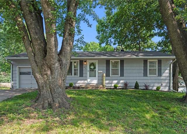 Property at 819 Reed St, Liberty, MO 64068, 3 beds, 1 bath