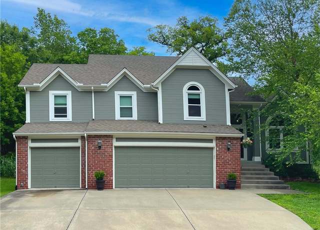 Property at 3700 NW Platte Brooke Dr, Kansas City, MO 64151, 4 beds, 2.5 baths