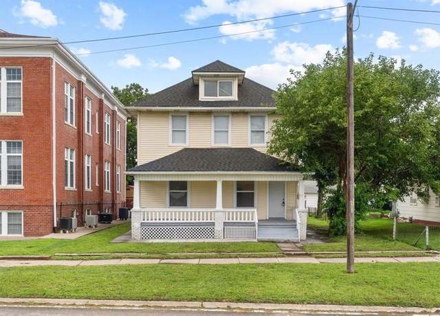 Property at 511 Alabama St, St Joseph, MO 64504, 4 beds, 2 baths