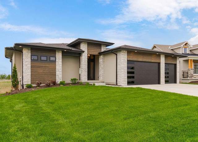 Property at 16781 S Fellows St, Olathe, KS 66062, 4 beds, 4 baths