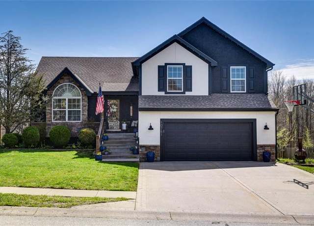 Property at 10751 N Laurel Ave, Kansas City, MO 64157, 4 beds, 3.5 baths