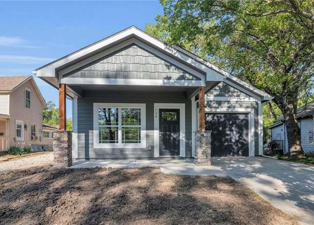 Property at 734 S Elm St, Ottawa, KS 66067, 3 beds, 2 baths